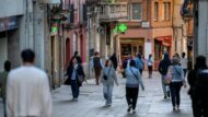 Gent que passeja pel carrer Major de Sarrià. Autora: Laura Guerrero.