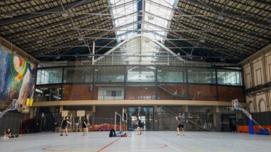 Interior de la pista del Centre Esportiu Municipal Estació del Nord de Barcelona. Autor: Josbel A. Tinoco
