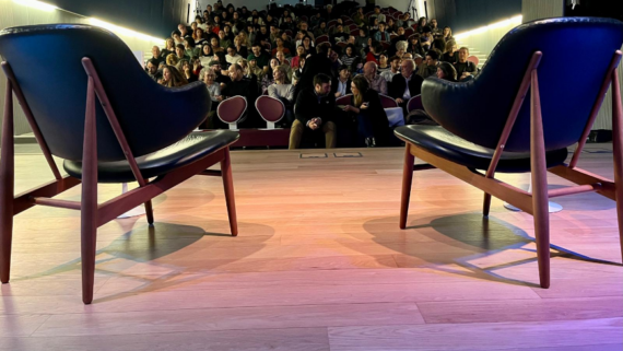 Sala d'actes de la Biblioteca Esquerra de l'Eixample - Agustí Centelles