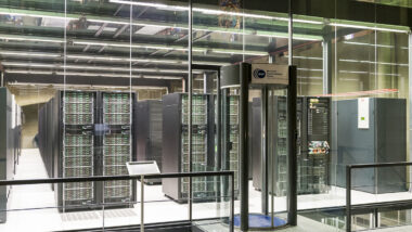 Sala amb els mòduls de la supercomputadora Marenostrum