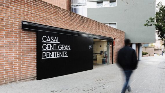https://media-edg.barcelona.cat/wp-content/uploads/2026/01/08133005/Casal-de-Gent-Gran-Penitents-570x321.jpg
